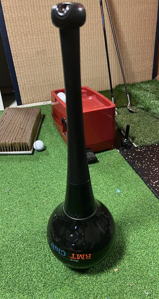 RMT Club。先端が球状にふくらんだ短いトレーニングクラブ