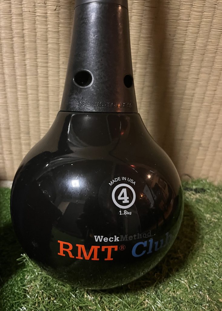 RMTクラブ4lbのヘッド部のアップ。MADE IN USA と 1.8kg の刻印が見える